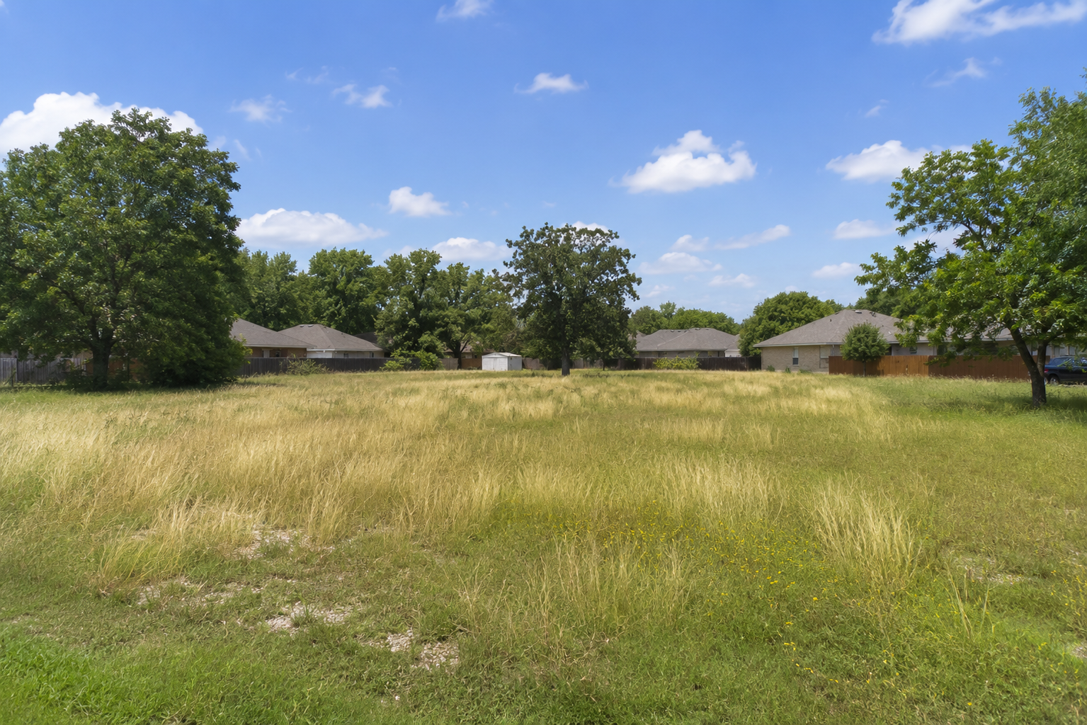 Wide open land parcel outside Fort Worth, Texas